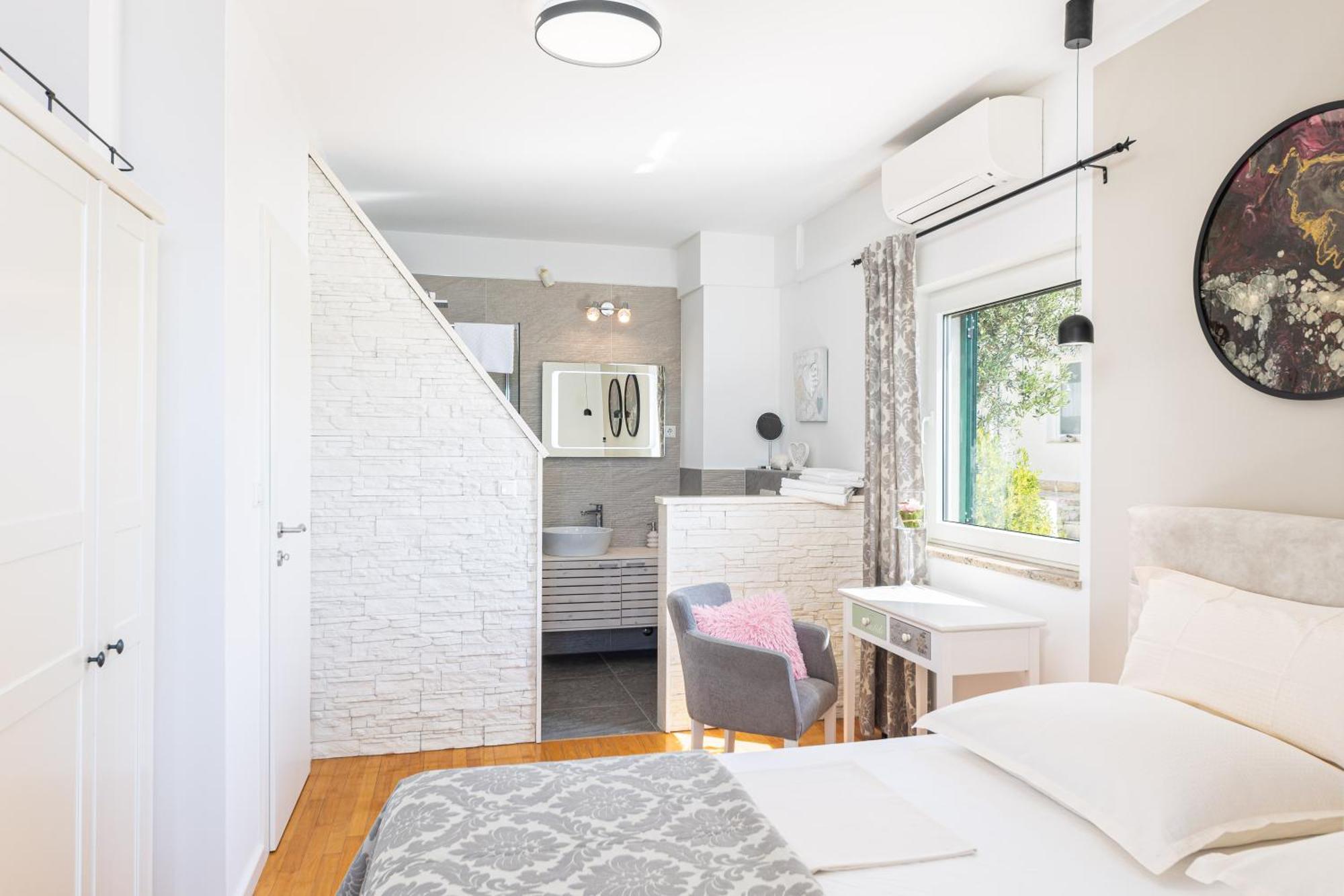 Apartments Wisibada โตรกีร์ ภายนอก รูปภาพ
